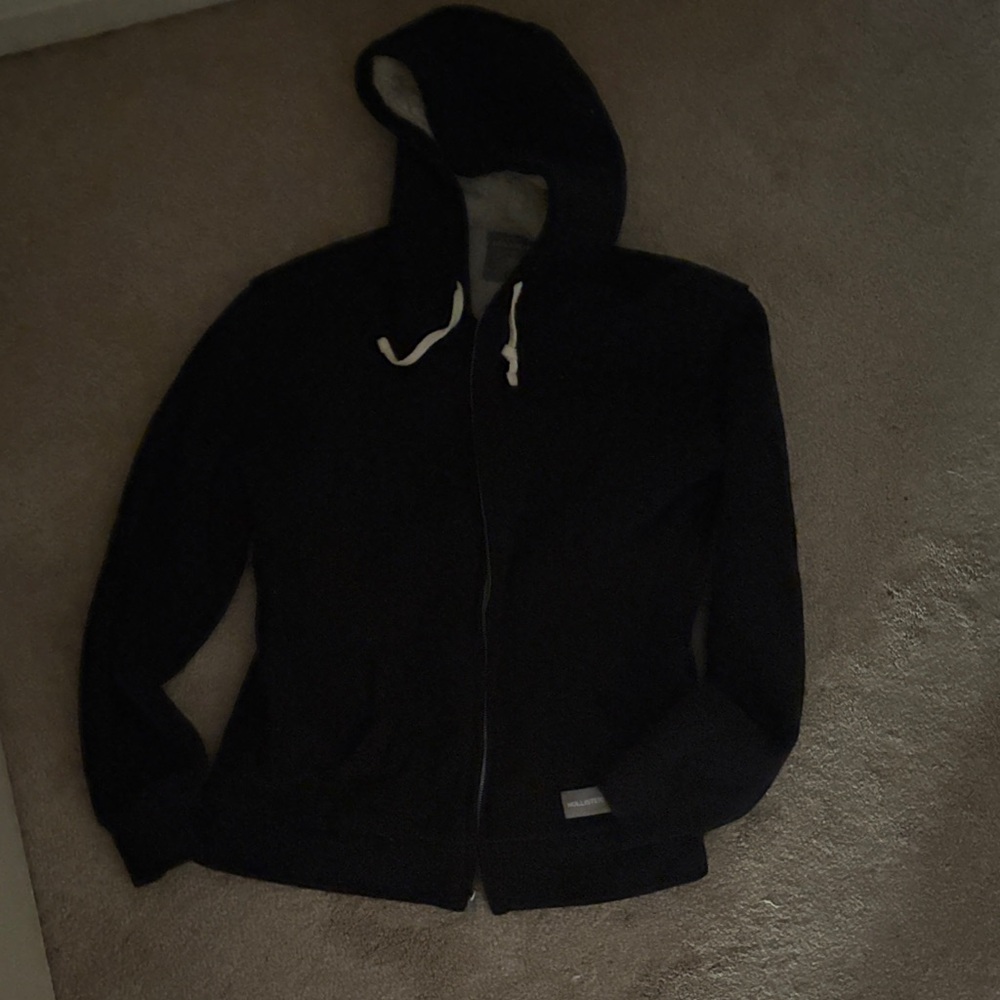 Hollister Black Fleece Sweatshirt